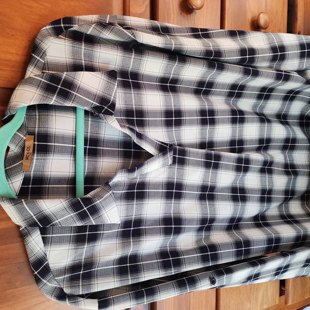 Womens Black and White Plaid Shirt